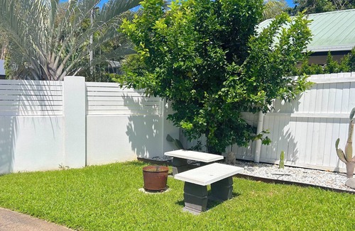 Kewarra Beach House | Spacious Family Retreat with Private Pool& Granny Flat - 5min stroll to beach