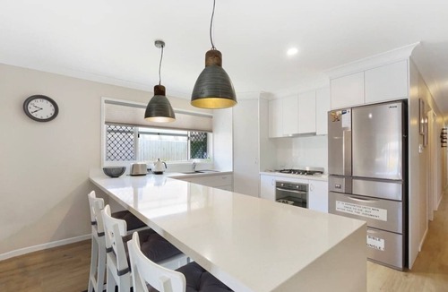 Banksia Beach House | Spacious Holiday Unit on Canal at Banksia Beach