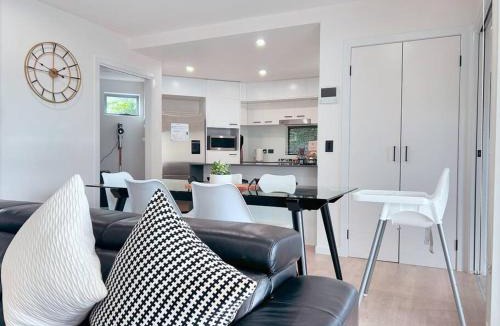 Morningside Apartment | Spacious & Modern Apt Close to City & Airport