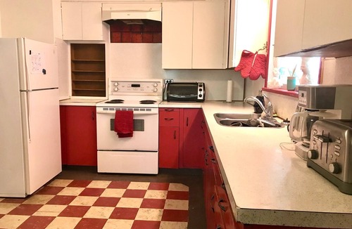 Campbell River House | Spacious Oceanview House - steps to downtown!