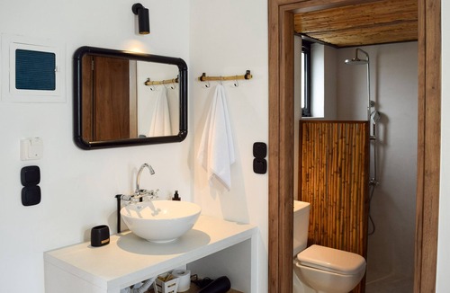 Galatas Hotel | Spacious superior room in a peaceful environment
