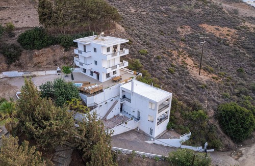 Fodele Villa | Spacious villa with hot tub in Fodele Beach with beautiful sea and mountain view