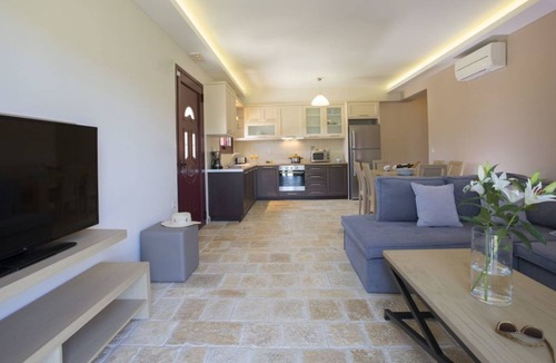 Fternon Villa | Special Offer! Villa Rodi with Private Pool & Amazing Views Ideal for Families!