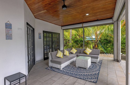 Parrita House | Spectacular Beachfront home with Private Pool - Secluded beach