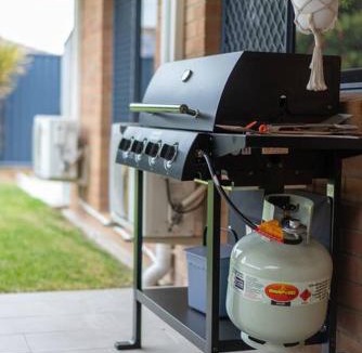 Springfield House | Springfield Breeze - Newly furnished home, Sunny Patio and BBQ