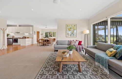 Spring Hill Other | Springhill Views-Country Retreat-sleeps12