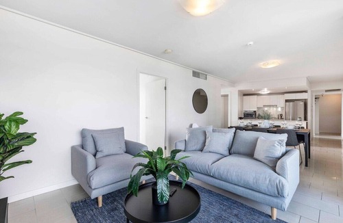 Milton Apartment | Stadium Vue, 3Bd,Riverview Pool, 300m to S/Stadium