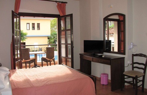Kala Nera House | Standard studio ground/first floor for 2 adults+1 child - pool view #6/9