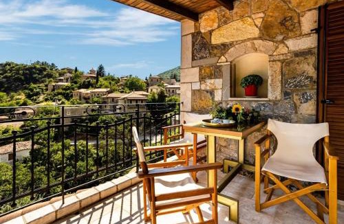 Trikolonoi Apartment | Stemnitsa Stone Residence - Comfy Mountain Getaway