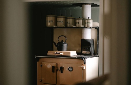 Esk House | "Still in Esk" a delightful retreat on the edge of picturesque Esk country town.