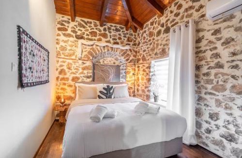 Distomo-Arachova-Antikyra Apartment | Stirida Stone House