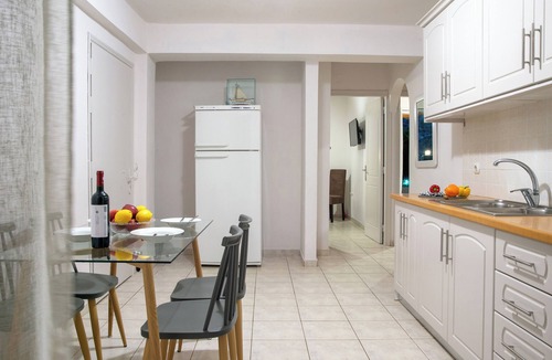 Vivari Apartment | Stork Holiday Apartments - Garden & Sea View