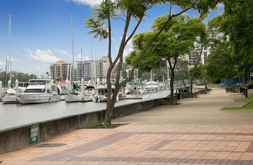Kangaroo Point Apartment | Studio apartment with City Views