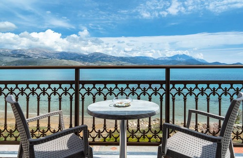 Lixouri Apartment | Studio Apartment 'Zois 9' with Sea View, Wi-Fi and Air Conditioning