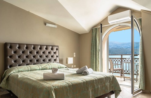 Lixouri Apartment | Studio Apartment 'Zois 11' with Sea View, Wi-Fi and Air Conditioning