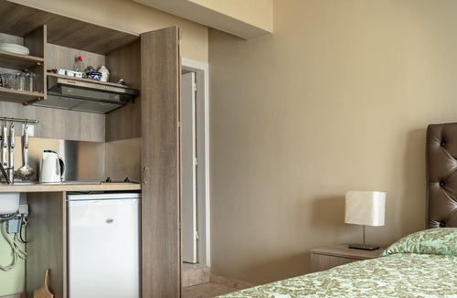 Lixouri Apartment | Studio Apartment 'Zois 11' with Sea View, Wi-Fi and Air Conditioning