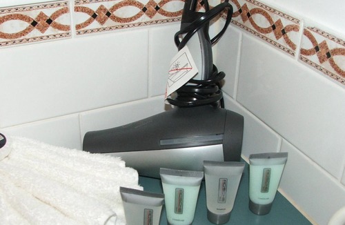 Cairns North Apartment | Studio - great value for short stays