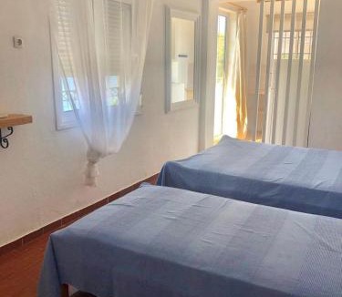 Sarakiniko Apartment | Studios on the beach
