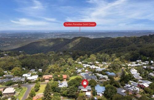 Eagle Heights House | Stunning home with view
