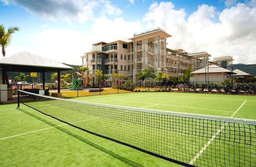 Airlie Beach Apartment | Stunning Marina Views Close to Everything in Airlie Beach - with Elevator