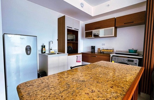 Barrio Escalante Apartment | Stunning Sunset View Apartment with Free Parking
