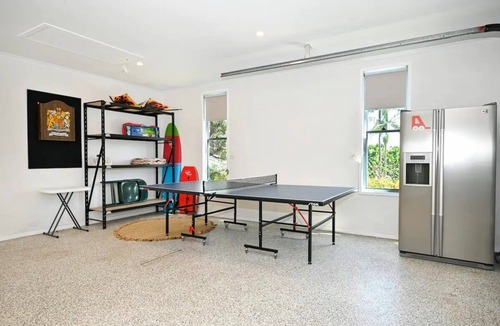 Alexandra Headland Apartment | Stylish 2 b/r, 2 Bath Apartment - 4 Guests ZC5