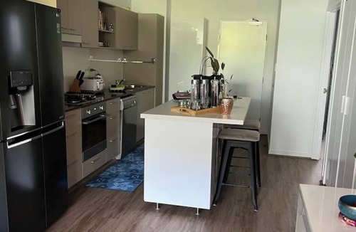 Bulimba Apartment | Stylish 2BR/2BA Apt with Pool access in Central Bulimba