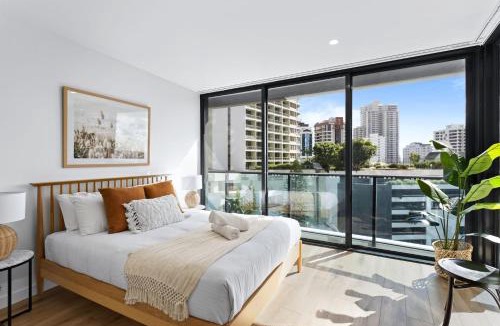 Broadbeach Apartment | Stylish and Modern Oracle 2 Bedroom Apartment - CoastHM