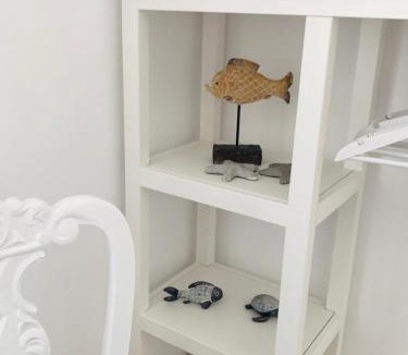 Adamas House | Stylish Home for 6 in Adamas