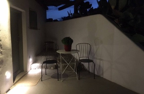 Mykonos Apartment | Stylish Studio in Mykonos END OF SEASON SPECIALS!