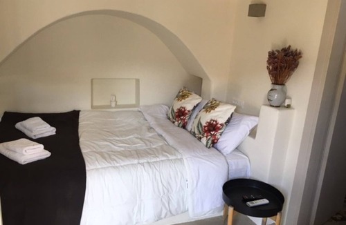 Mykonos Apartment | Stylish Studio in Mykonos END OF SEASON SPECIALS!