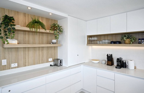 Maroochydore Apartment | Stylish Tasteful Maroochy Escape