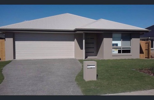 Deebing Heights House | Suburban Serenity, Deebing Heights in Ipswich