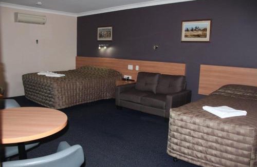 Allenstown Hotel | SunPalms Motel