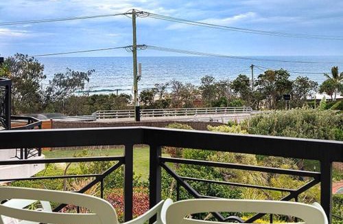 Sunrise Beach Apartment | 'Sunrise Luxury Beach Retreat, easy walk to beach