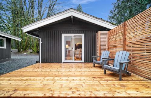 Brackendale Resort | Sunwolf Riverside Cabins
