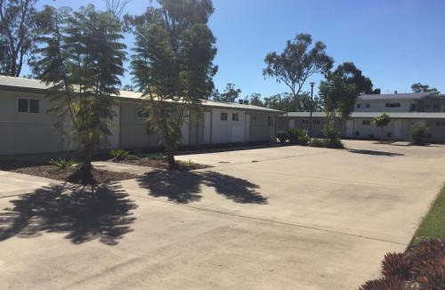 Middlemount Hotel | Swag Motel