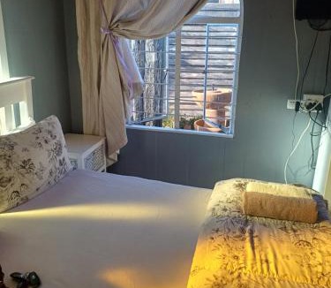 Rooihuiskraal Bed & Breakfast | Swallow13