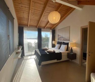 Lavreotiki Villa | Swim on a private beach