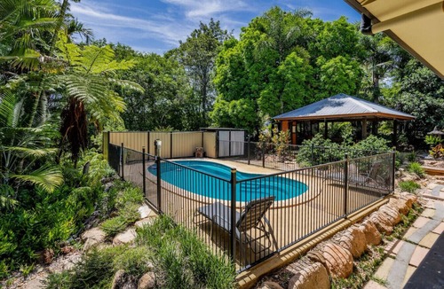 Tannum Sands House | Tannum Tides - Sleeps 8 w/Pool & Boat Parking