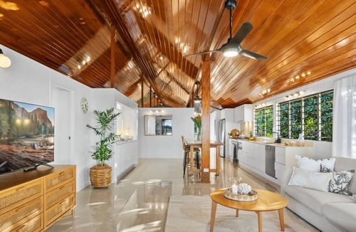 Clifton Beach Apartment | The Arlington Beach House