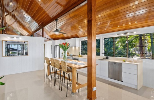 Clifton Beach Apartment | The Arlington Beach House