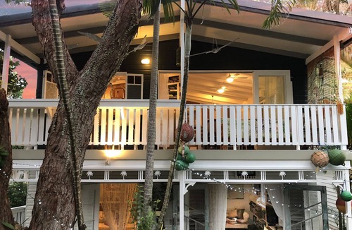 Port Douglas House | The Artists' Treehouse : Stayz Holiday Home Awards Unique category bronze winner