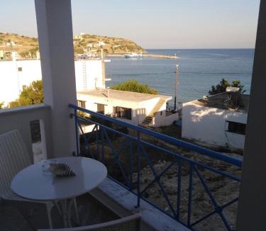 Agii Apostoli Apartment | The Blue Rooms