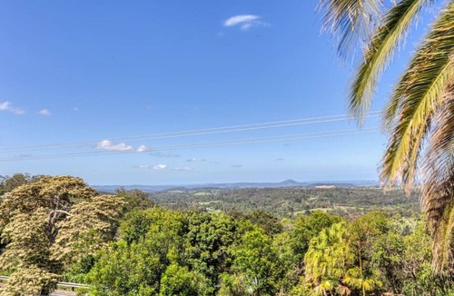 Mapleton House | The Breezy Maple - Hinterland and range views in Mapleton