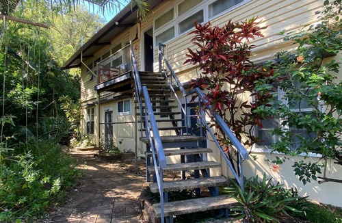 Arcadia Apartment | The Captain's Manor On Cook 5 - Compact, affordable and just minutes to Alma Bay