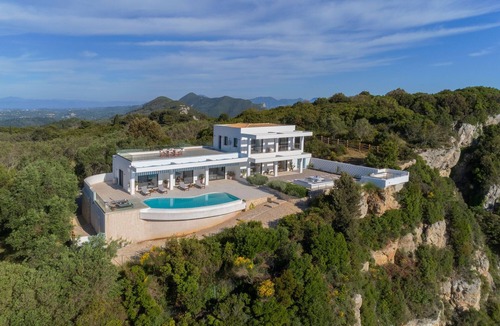 Giannades Villa | The Clifftop Villa - Ensconced in Nature's Magnificence