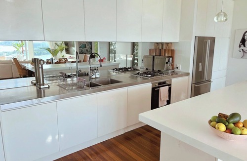 Currumbin House | The Currumbin Treehouse - Sauna/Ice bath/Float tank/Pool/Spa. Secluded retreat!