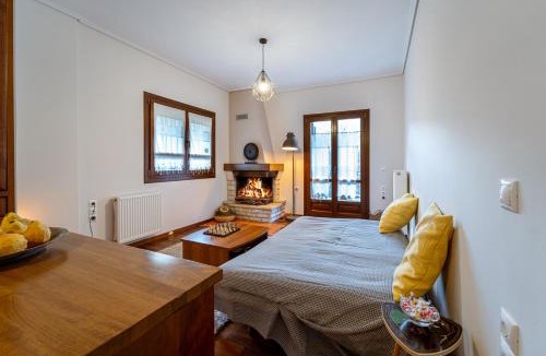 Potamia Apartment | The Foxes - Modern 1BD apartment in the Forest