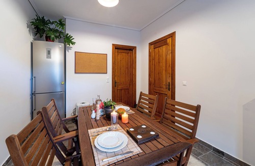 Potamia House | The Foxes - Modern 1BD apartment in the Forest